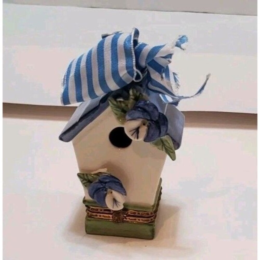 Birdhouse Shaped Hanging Trinket Box With Ribbon Patsy Floral Decorations - Picture 2 of 9